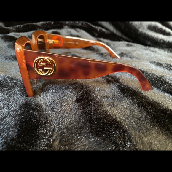 Gucci square frame Acetate sunglasses with case